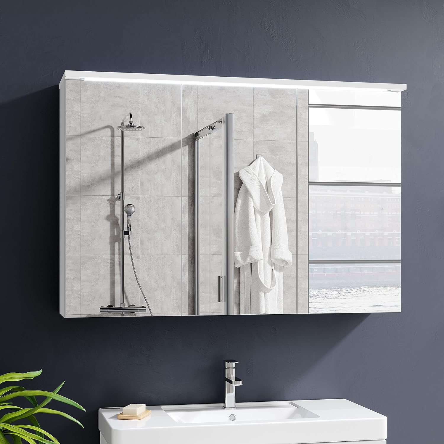 Stella Trading TWO Spiegelschrank Bad mit LED-Beleuchtung in Weiß - Badezimmerspiegel Schrank mit viel Stauraum - 100 x 68 x 22,5 cm (B/H/T)