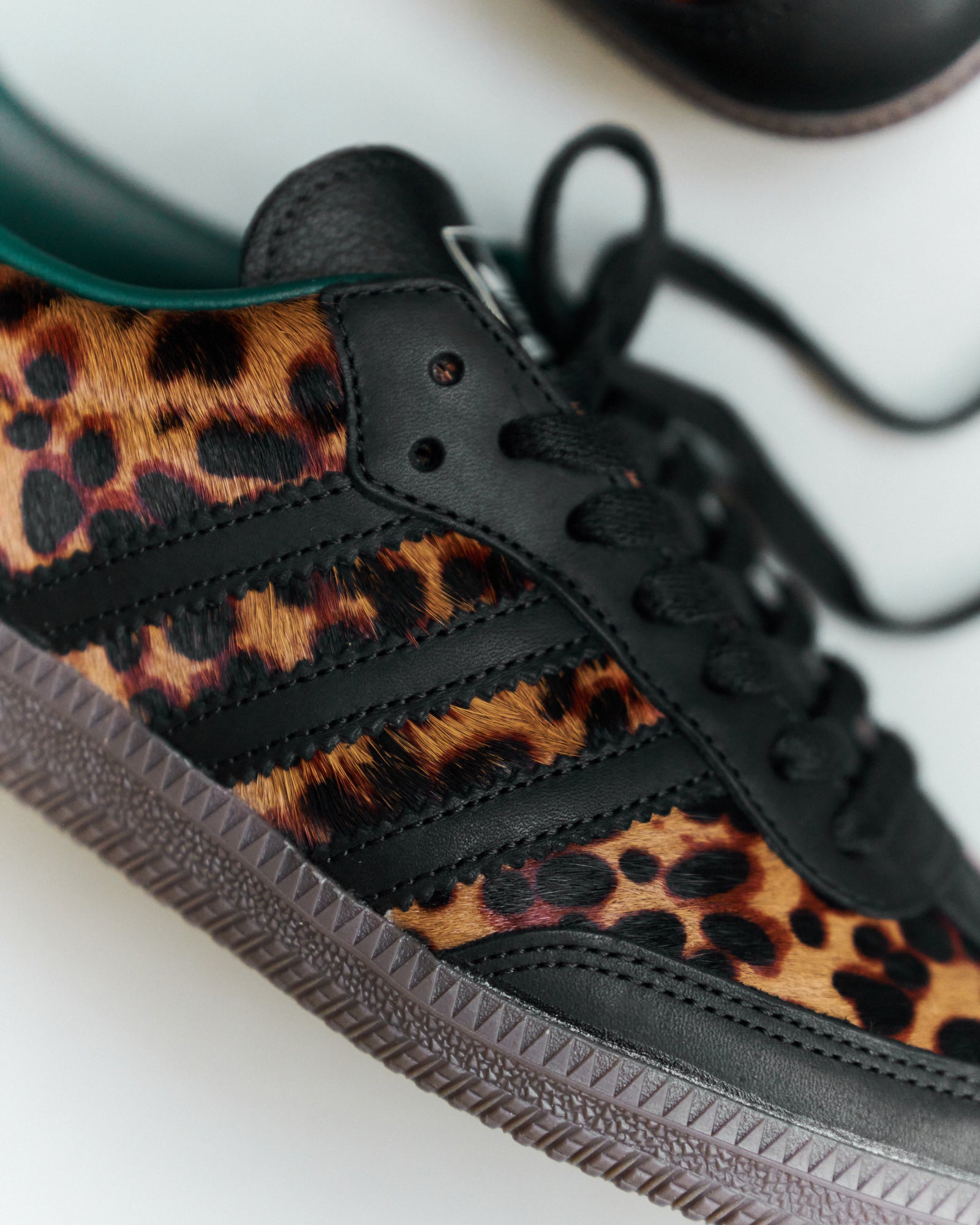 adidas<br>Samba OG W