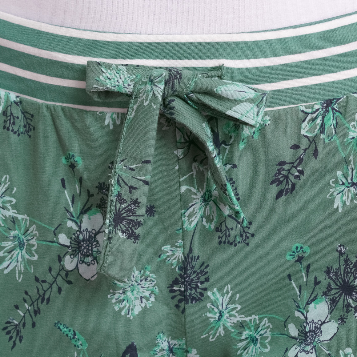 Gina Benotti Damen Schlafhose mit Blumen dunkelgrün