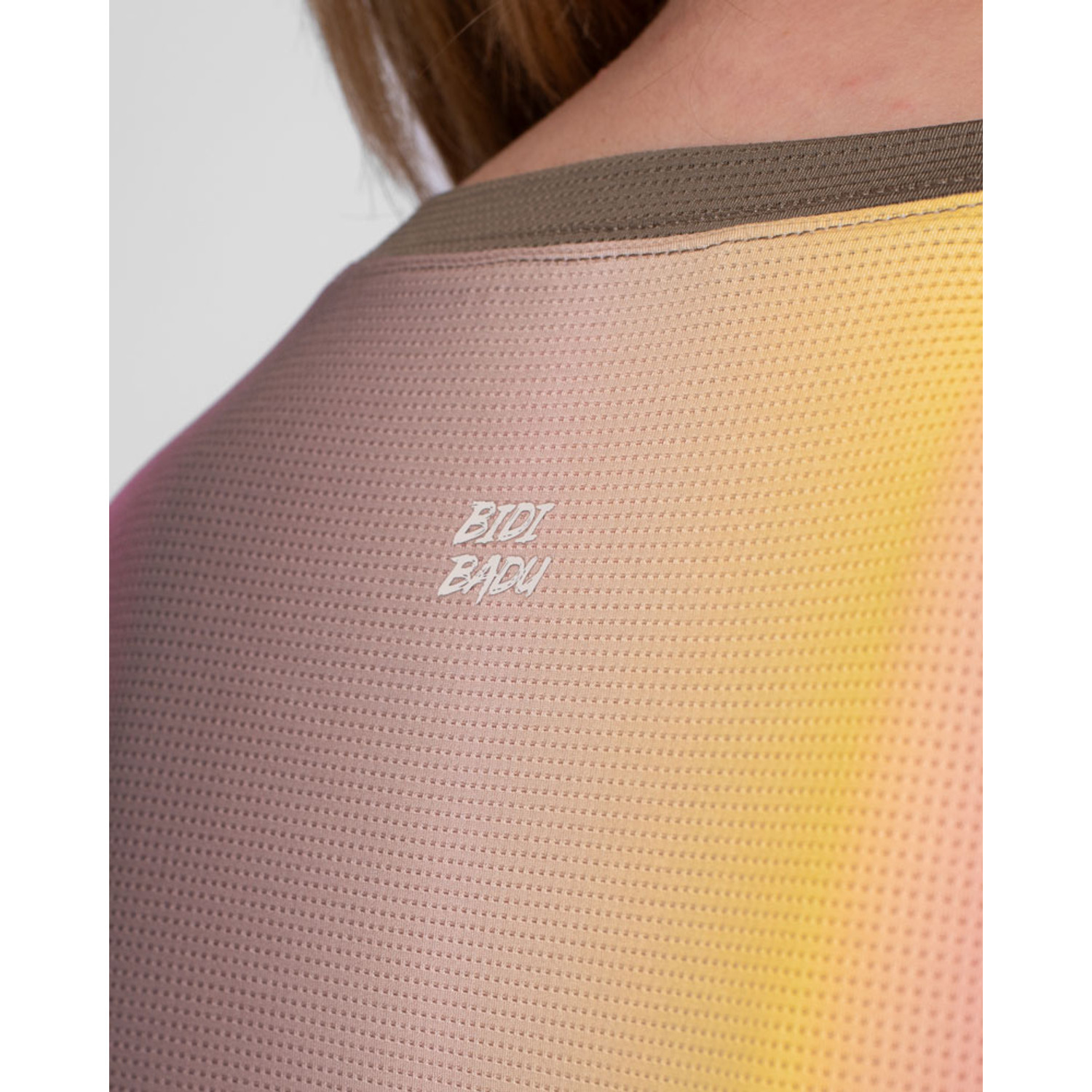 Bidi Badu Spectrum Capsleeve
