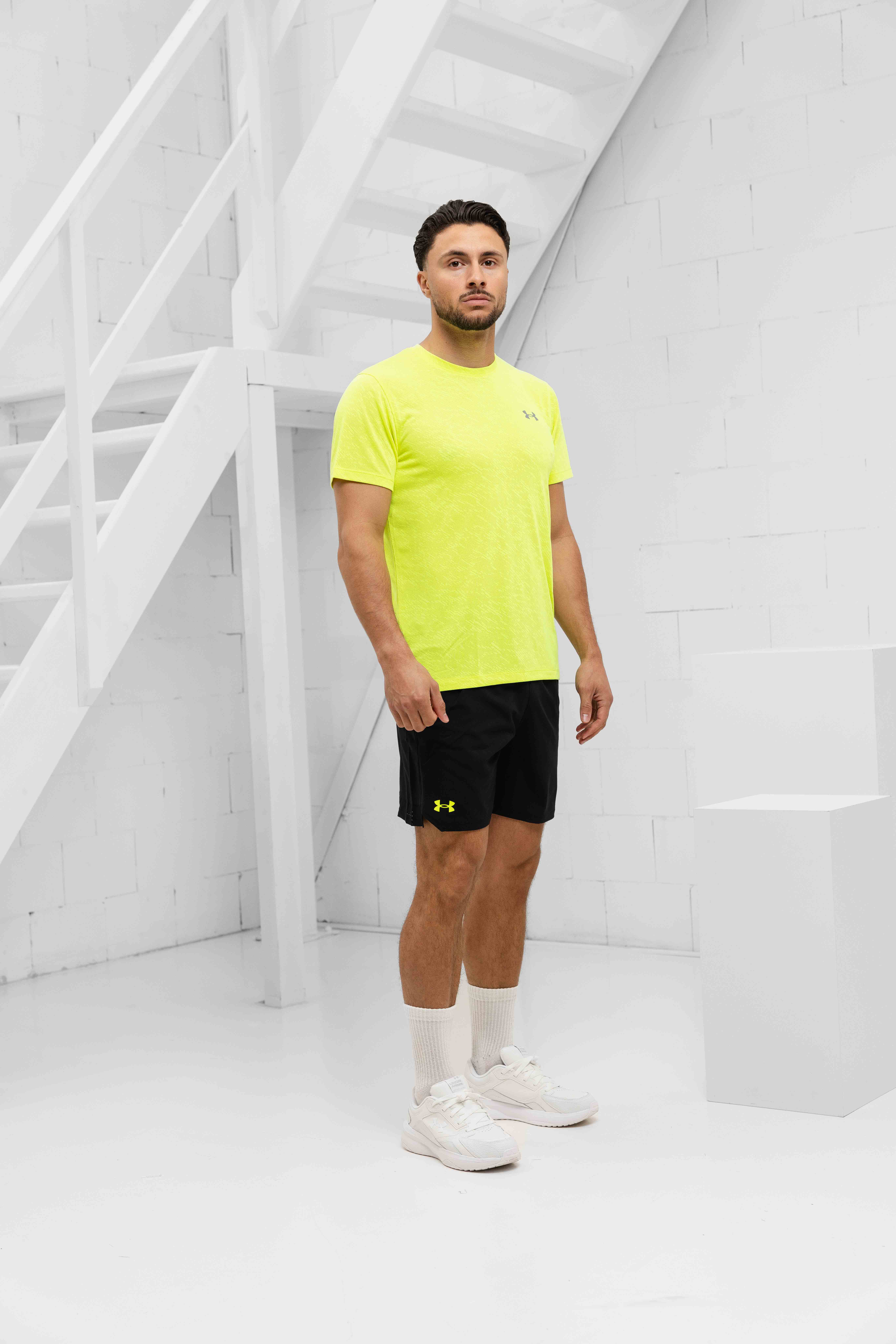 Under Armour Vanish Woven 15CM Korte Broek Heren Zwart/Geel