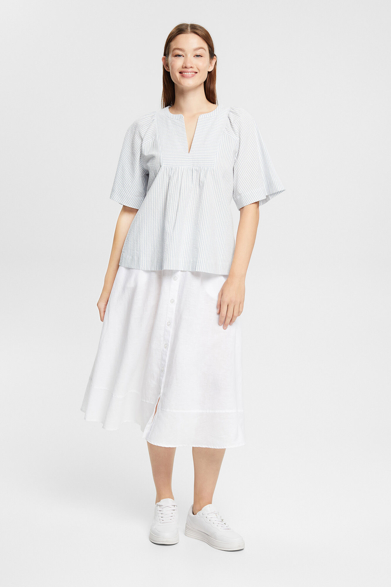 Blusa listrada em linho, mangas 3/4 - Estampa azul
