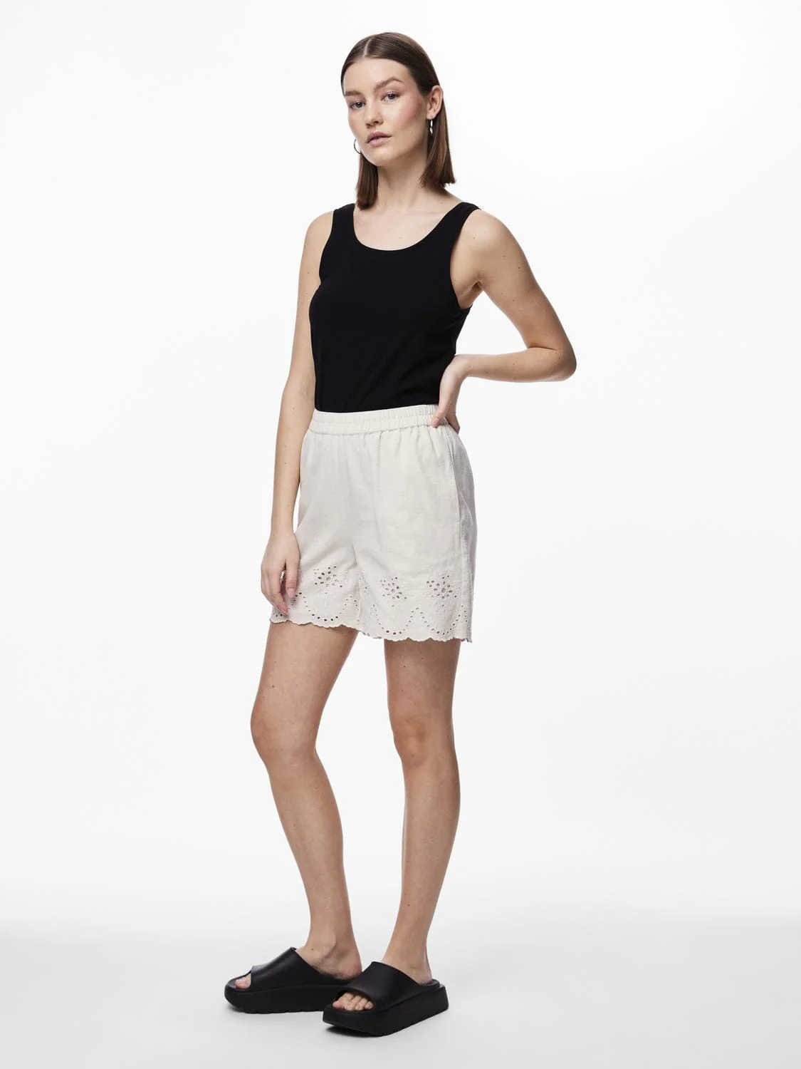 Pieces Pcalmina Embroidery Shorts 4486666 birch