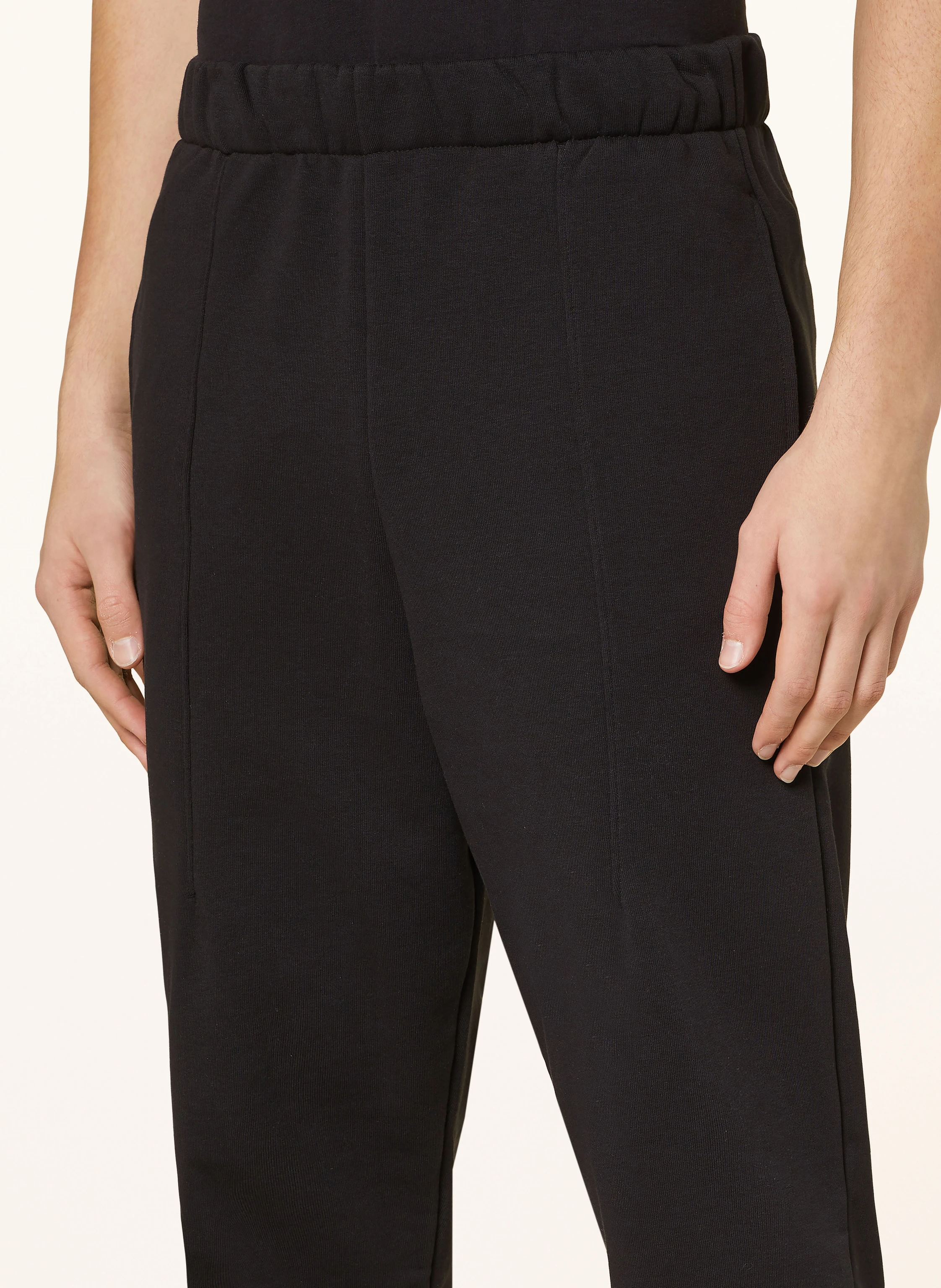 On Sweatpants CLUB