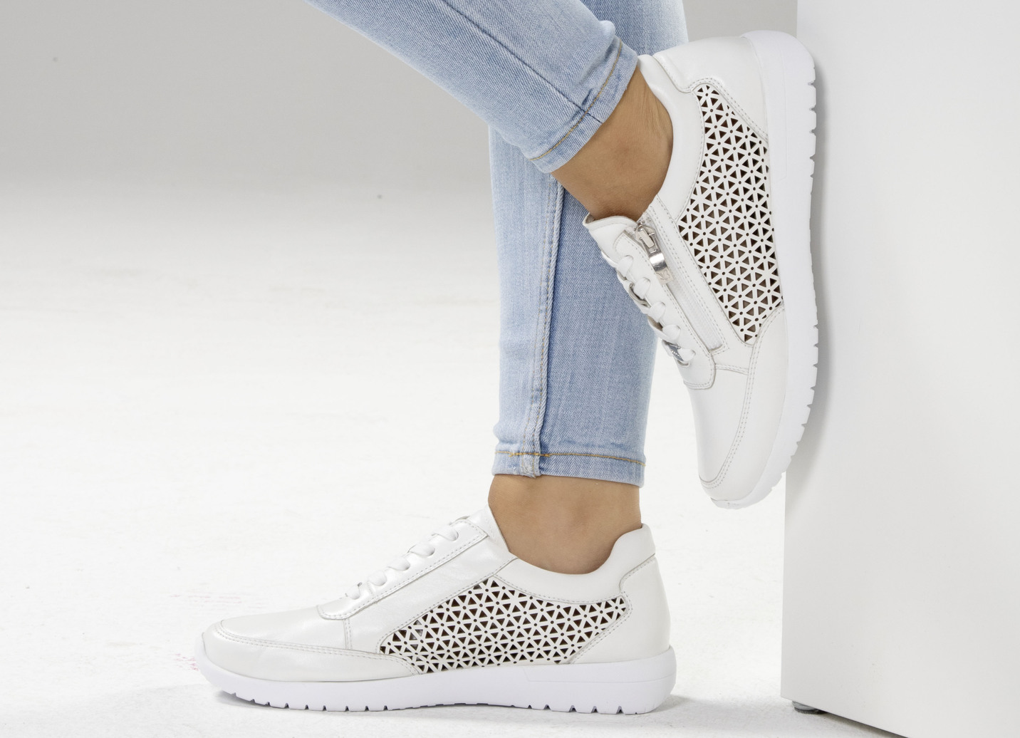 ELENA EDEN Sneaker aus luftig perforiertem Nappaleder
