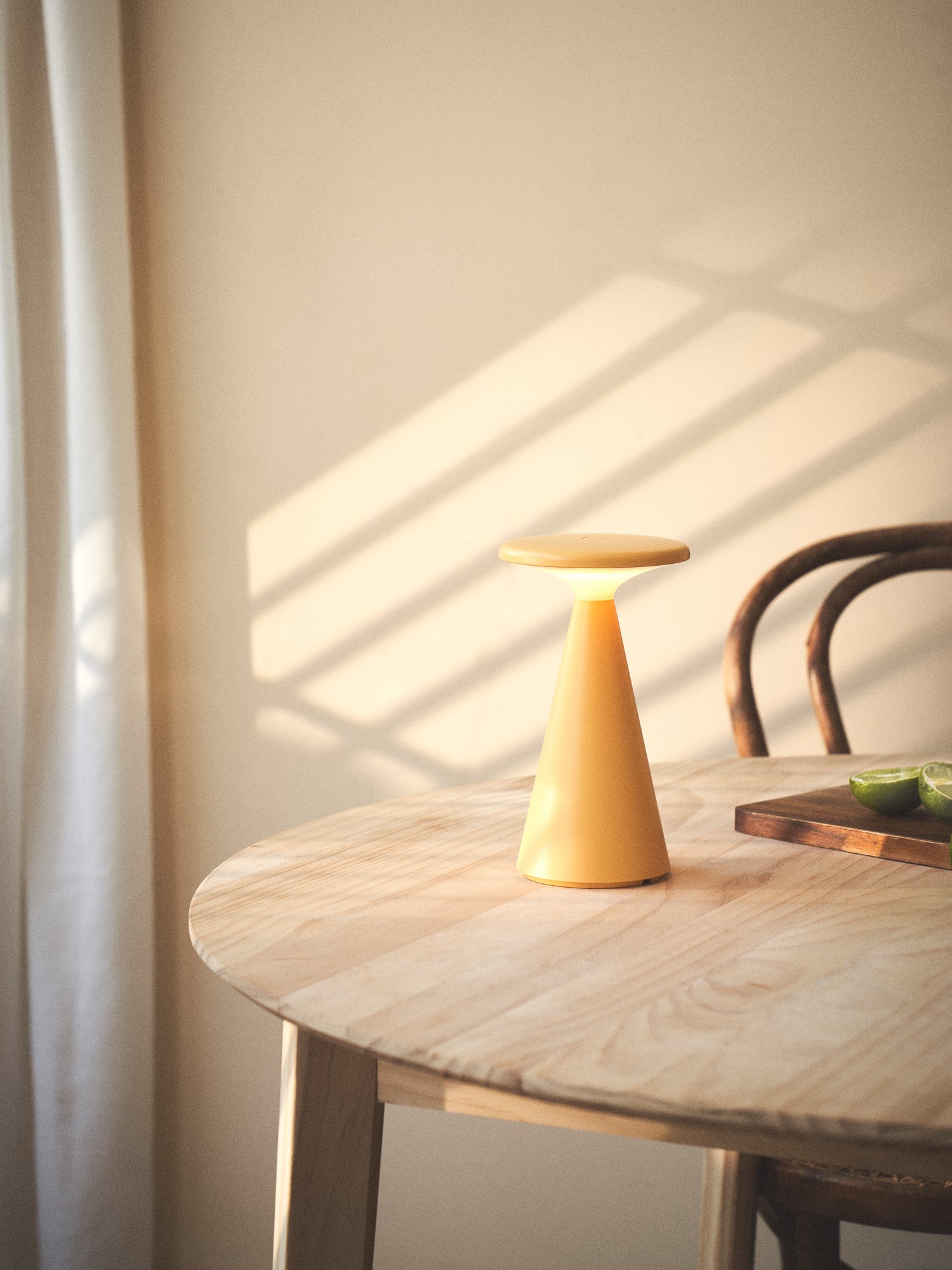 LED-bordlampe | Ø11,5 x 9,4 x 20,3 cm. | Lemon | Nielsen Light
