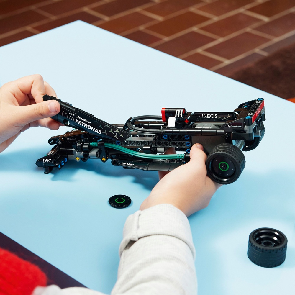 LEGO Technic 42165 Mercedes-AMG F1 W14 E Performance Rückziehauto Spielzeug