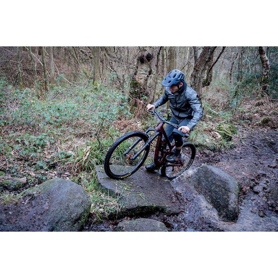 Assos Trail Steinbeisser Regenjack Zwart Heren