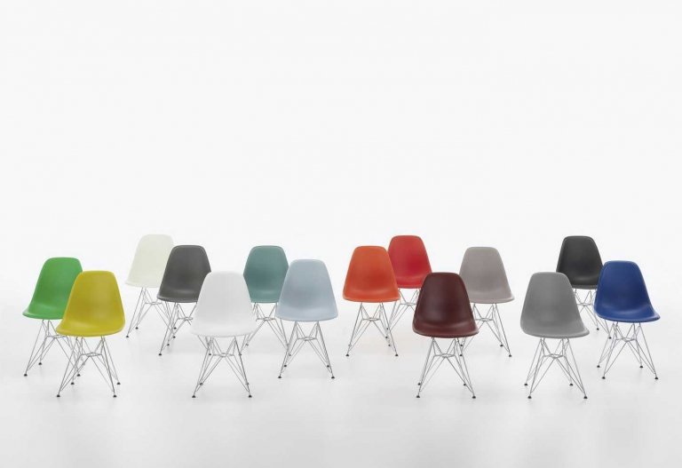 Vitra Eames DSW stoel met essen onderstel, Pebble
