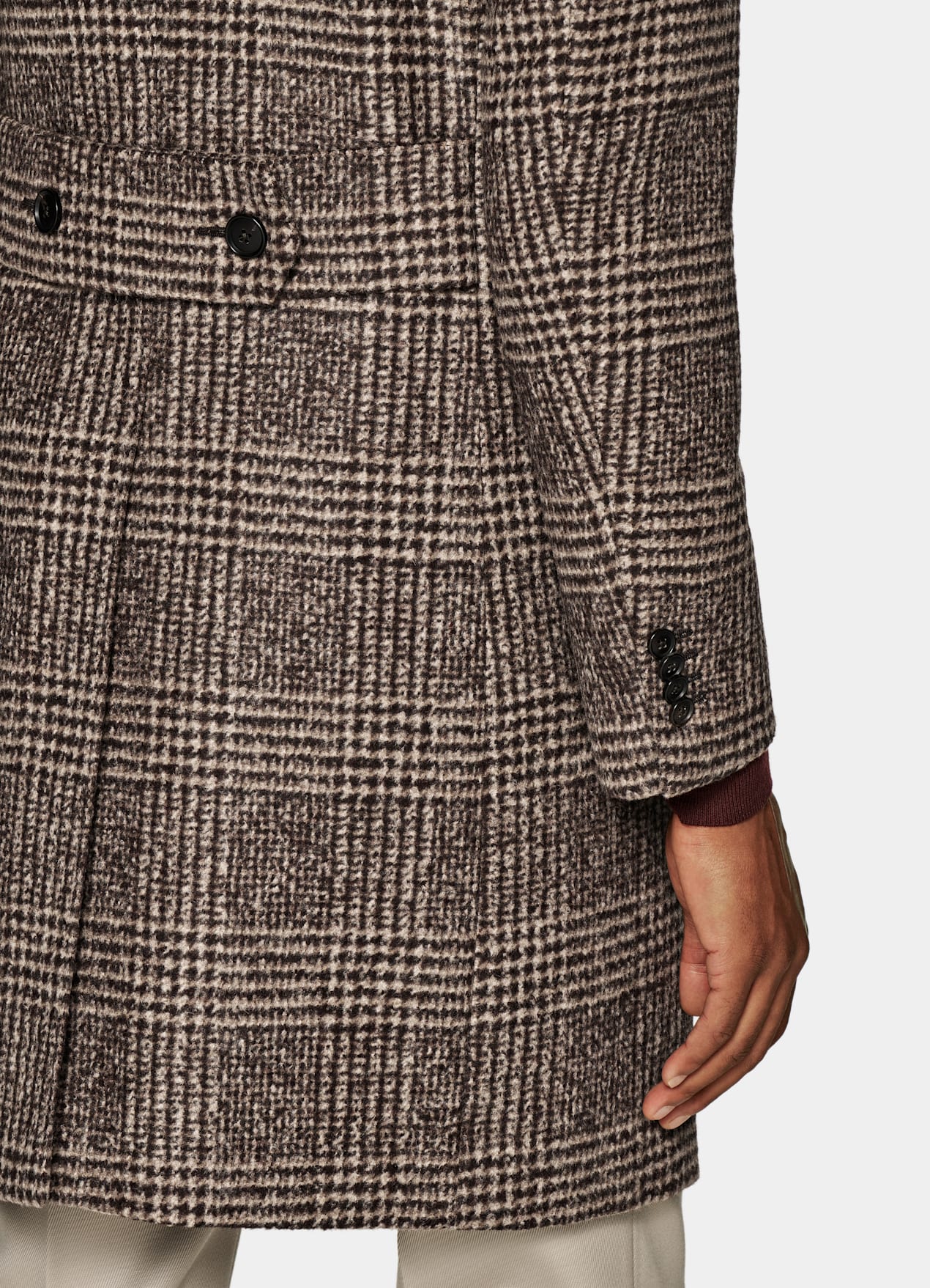 Manteau long marron à carreaux
