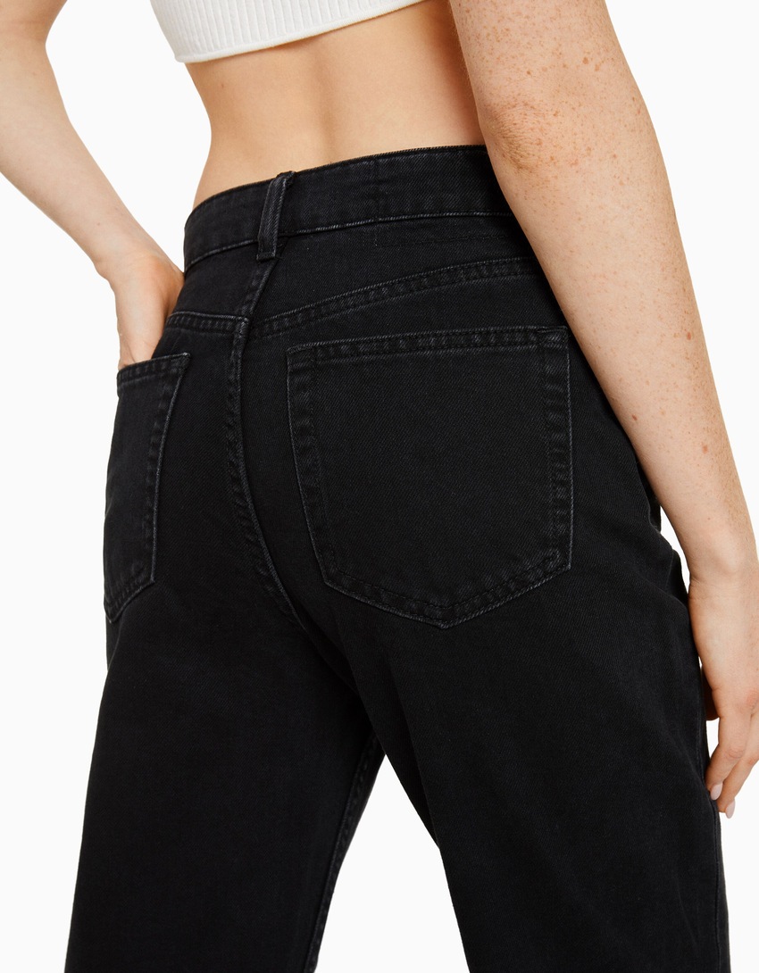 calça jeans de mãe