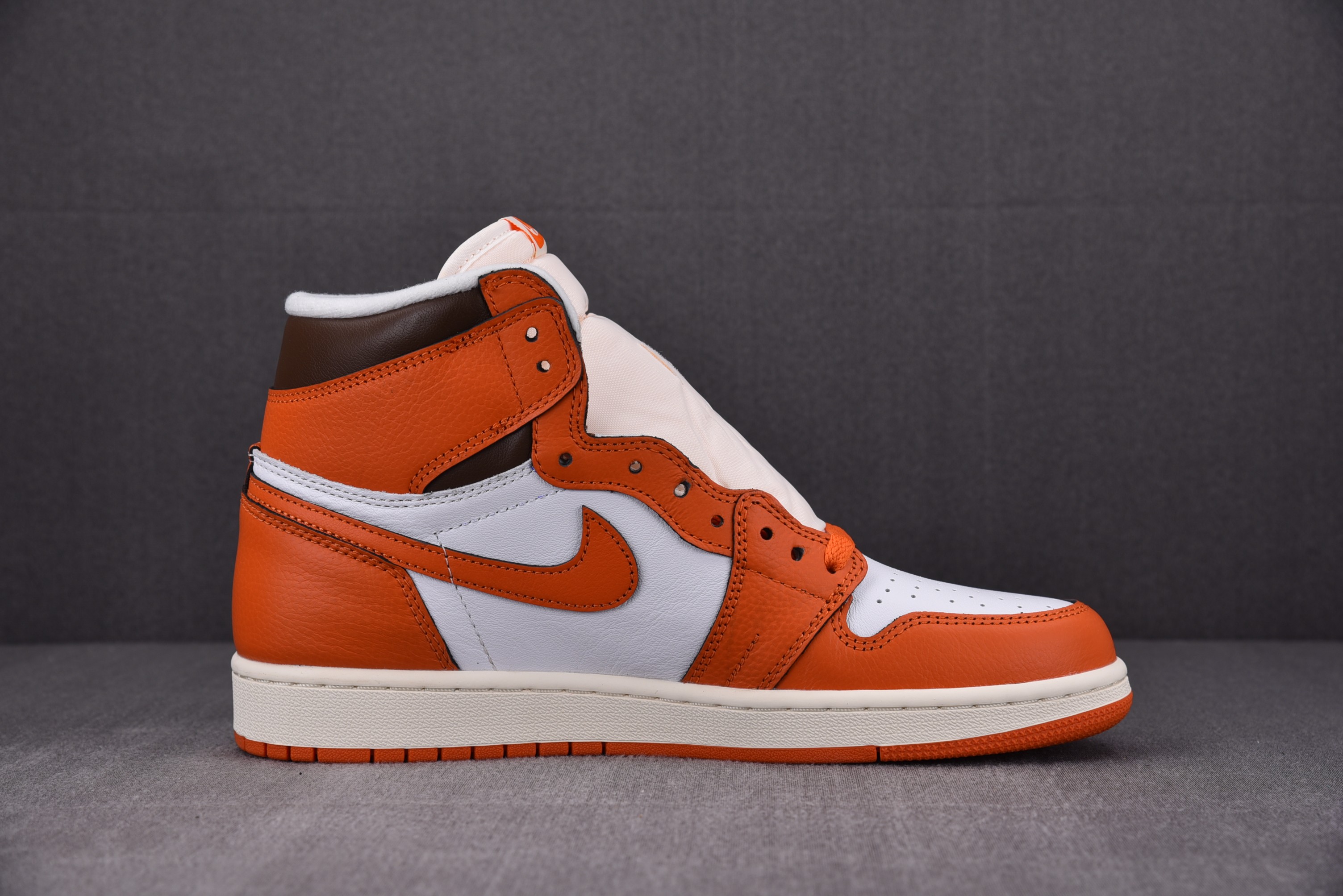 Jordan 1 Retro High OG Starfish (Women Size!!)