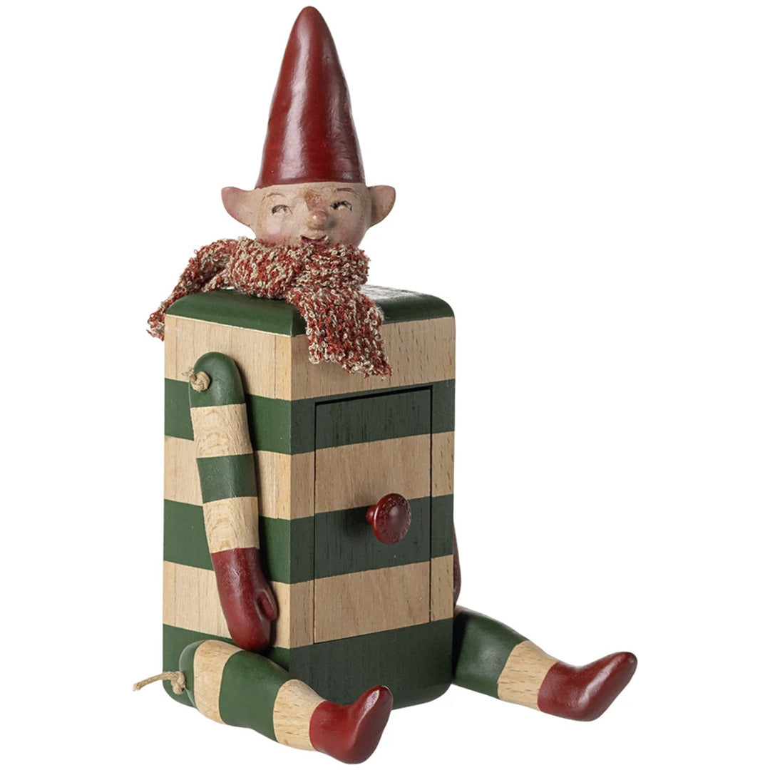 maileg decoratie figuur elfje met lade - groen - 17 cm