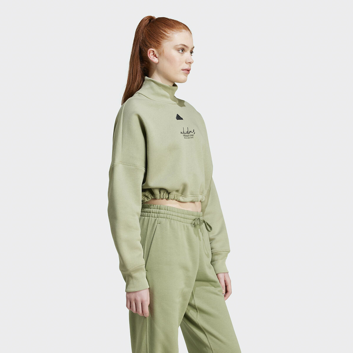 ADIDAS ROUPAS ESPORTIVAS<br>Suéter cropped com estampa exclusiva