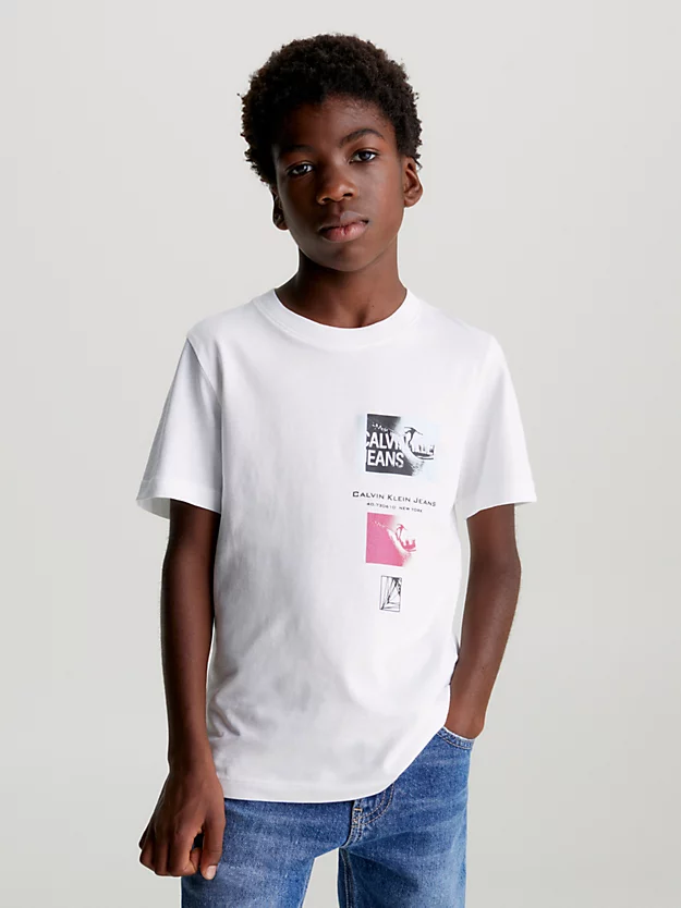 Camiseta com estampa gráfica e modelagem relaxada