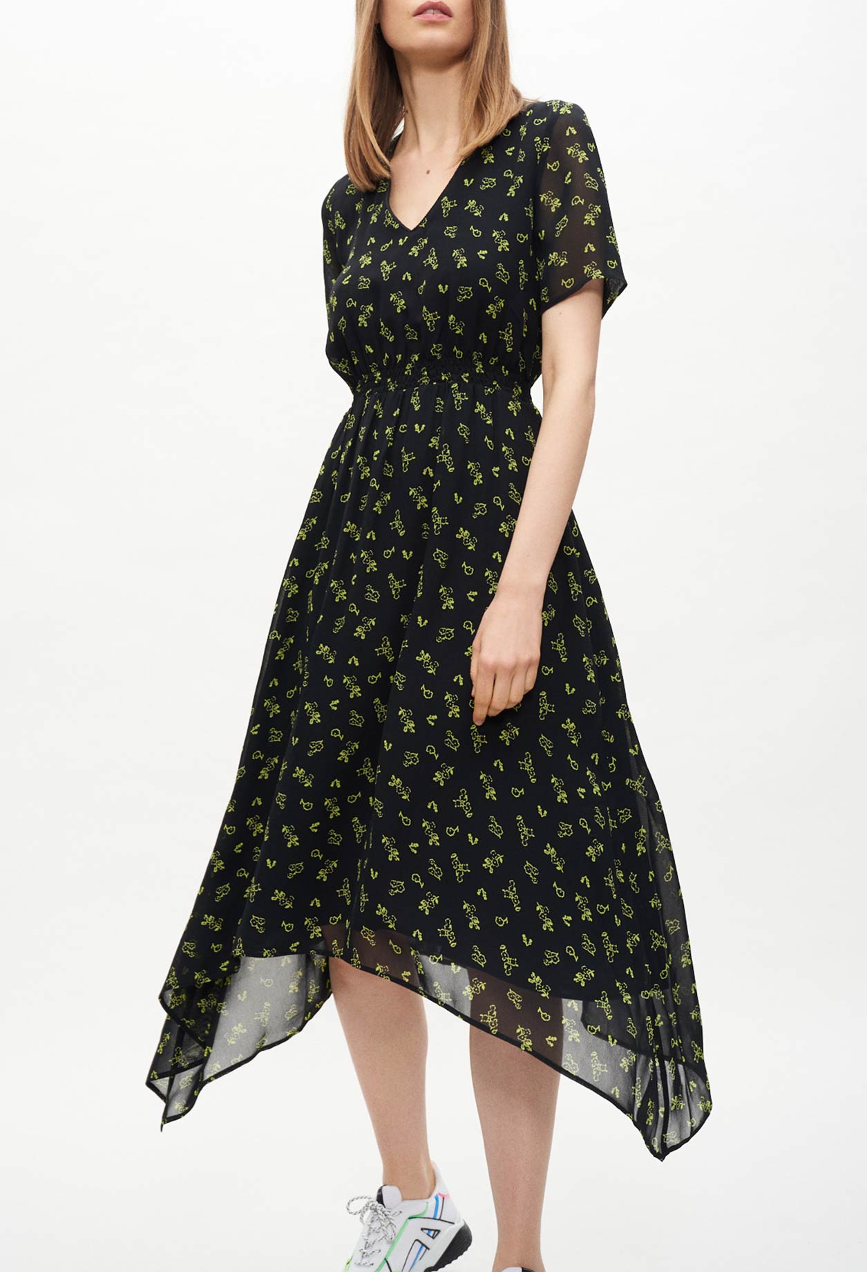 Robe longue fleurie &agrave; pans