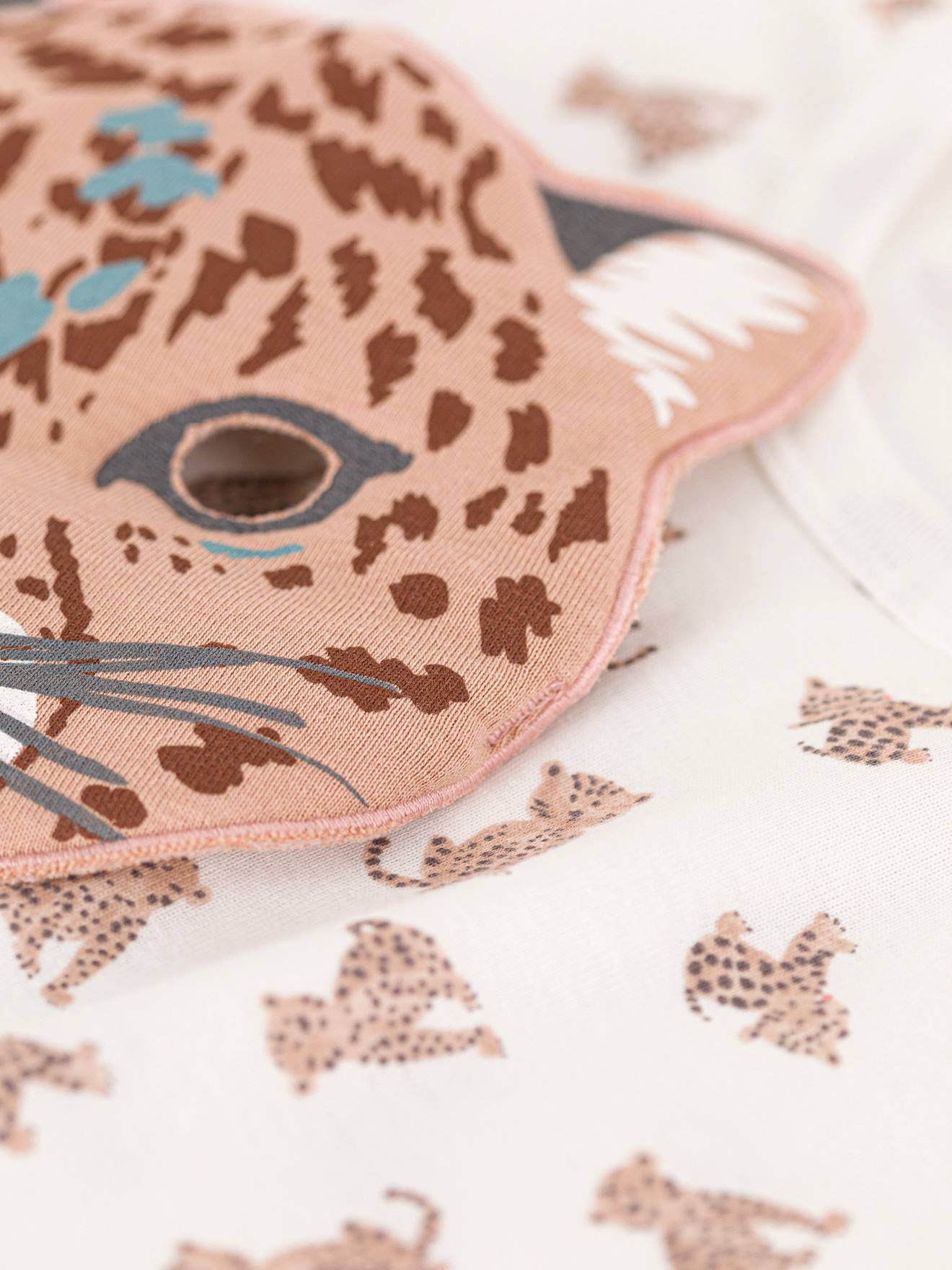 Conjunto de pijama: estampa de leopardo + máscara PETIT BATEAU branca