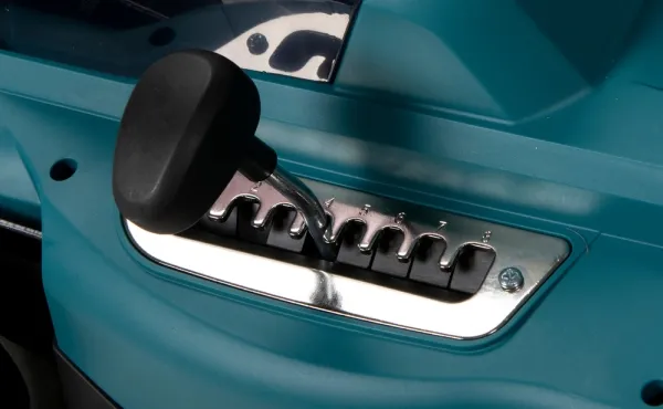 Makita DLM330RM - Græsslåmaskine - ledningfri - 18 V - 4 Ah inkluderet oplader - 4300 opm - 33 cm - 10.78 kg