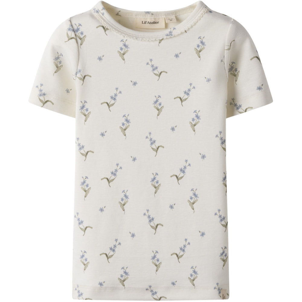 Køb Lil'Atelier Coconut Milk Forget Me Not Gayo Sig Slim T-Shirt