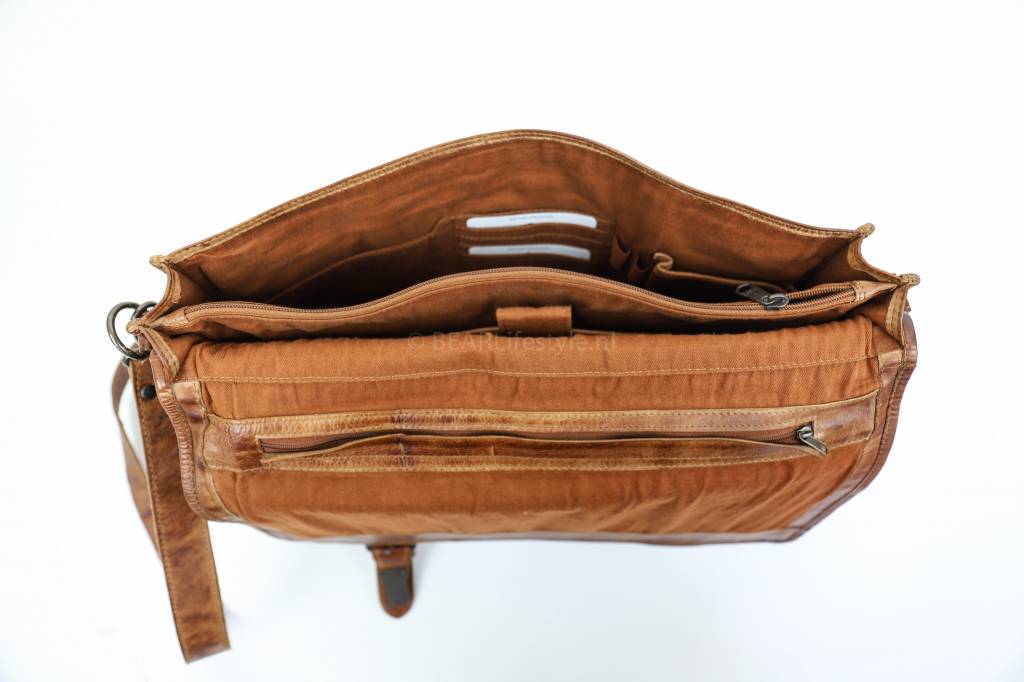 Bear Design Cow Lavato Aktetas Guus 15,4 inch Cognac CL32844