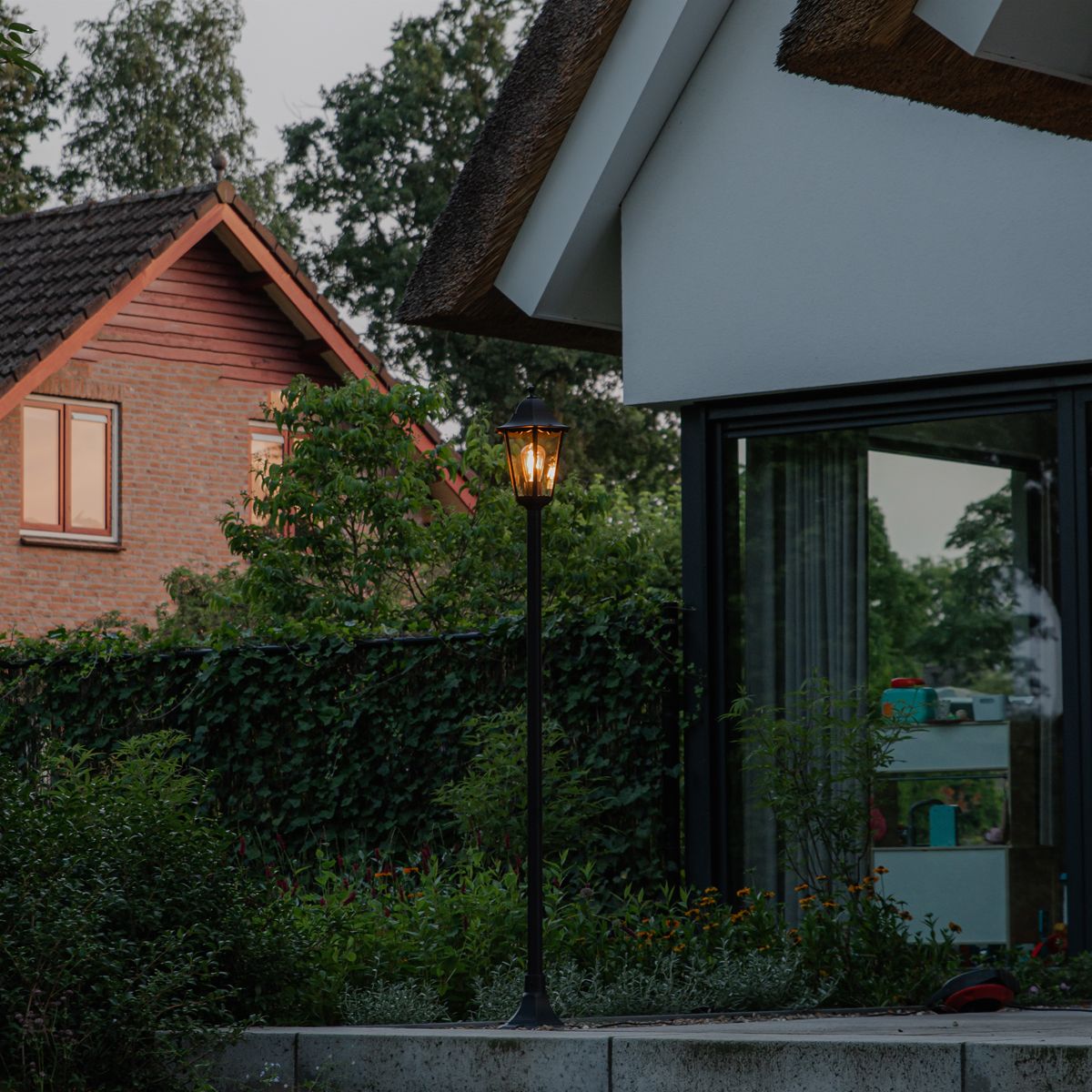 Klassieke staande buitenlamp zwart 170 cm IP44 - New Orleans