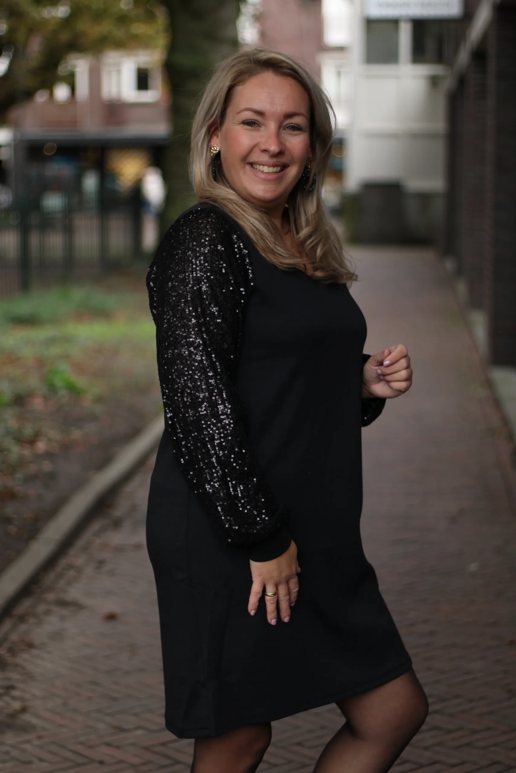Culture - Chabrina Sequins Dress - Black