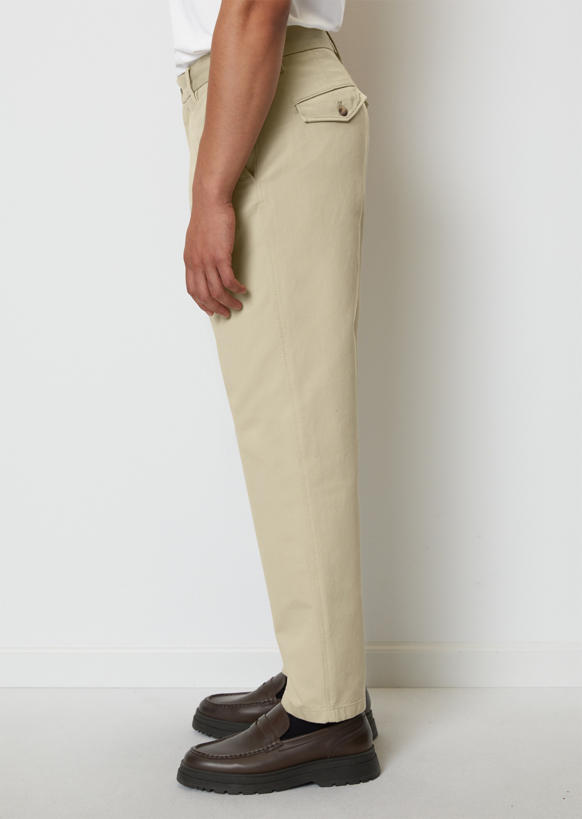 Cargohose Modell BELSBO relaxed aus robuster Bio-Baumwoll-Qualität