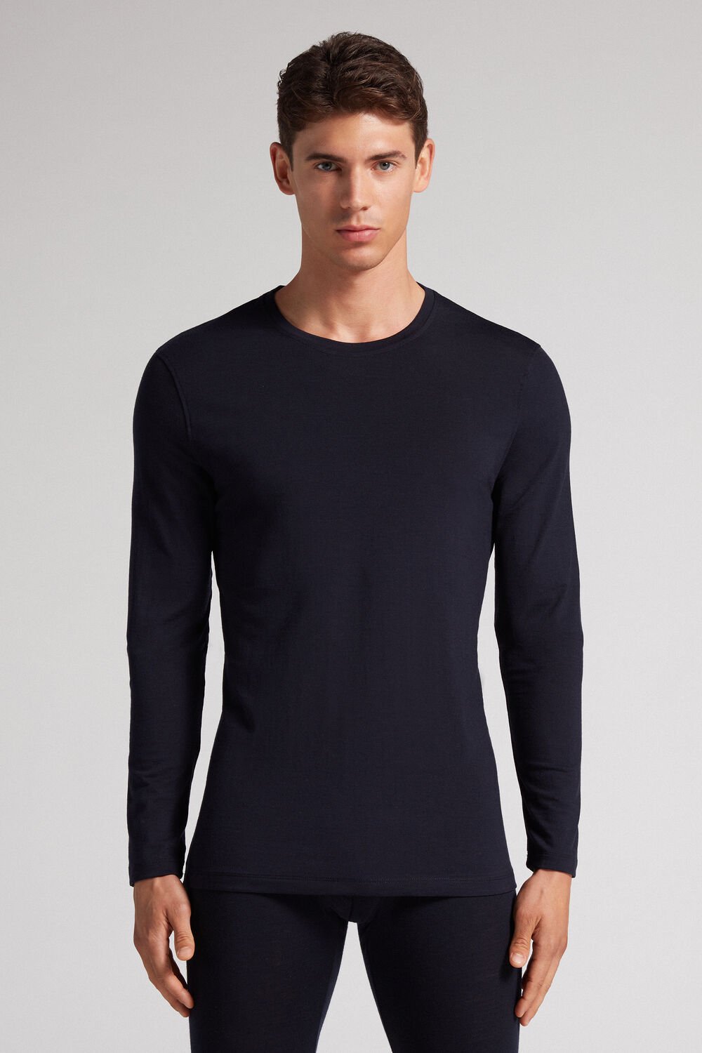 Blusa de lã merino de manga comprida e gola redonda