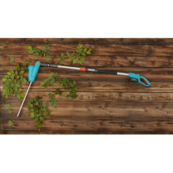 Gardena 18V heggenschaar telescopisch THS 42 cm incl. accu   lader