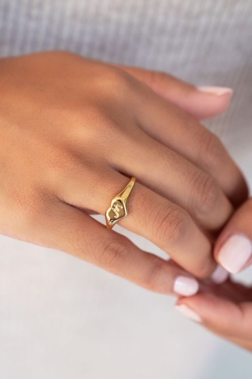 Hartjes zegelring met initial