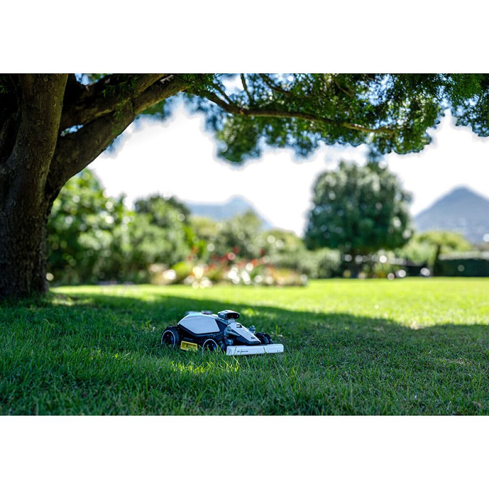 ROBOTGRESSKLIPPER MAMMOTION LUBA MINI AWD 1500M²+GARASJE