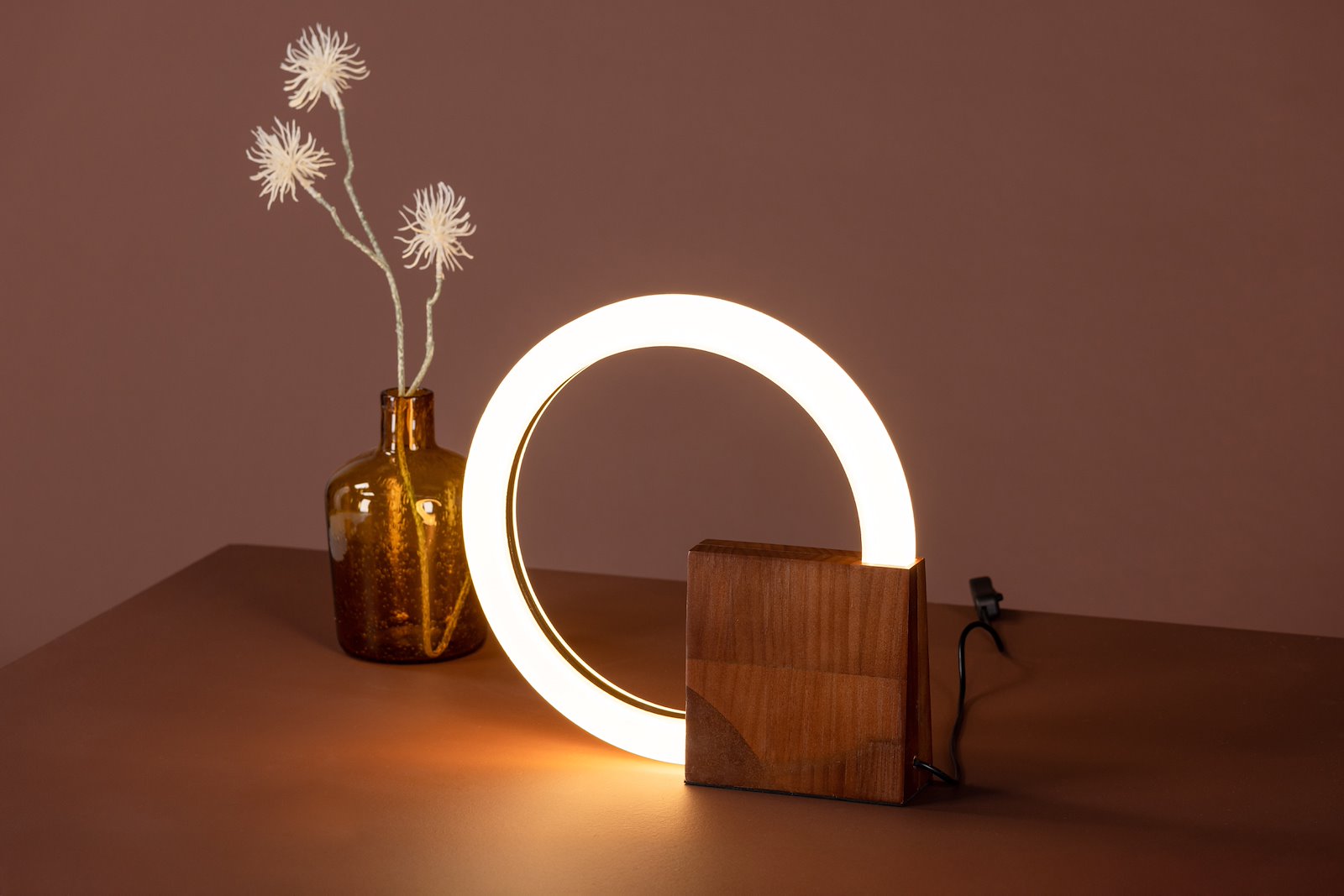 Brive bordlampe Mørk valnøtt