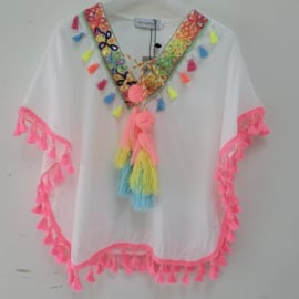 Beach pompom poncho