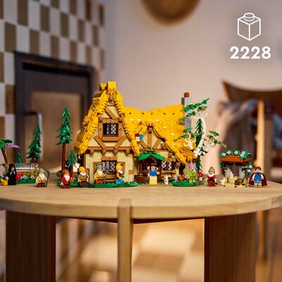 LEGO Disney Princess 43242 Snøhvit og de syv dvergenes hytte