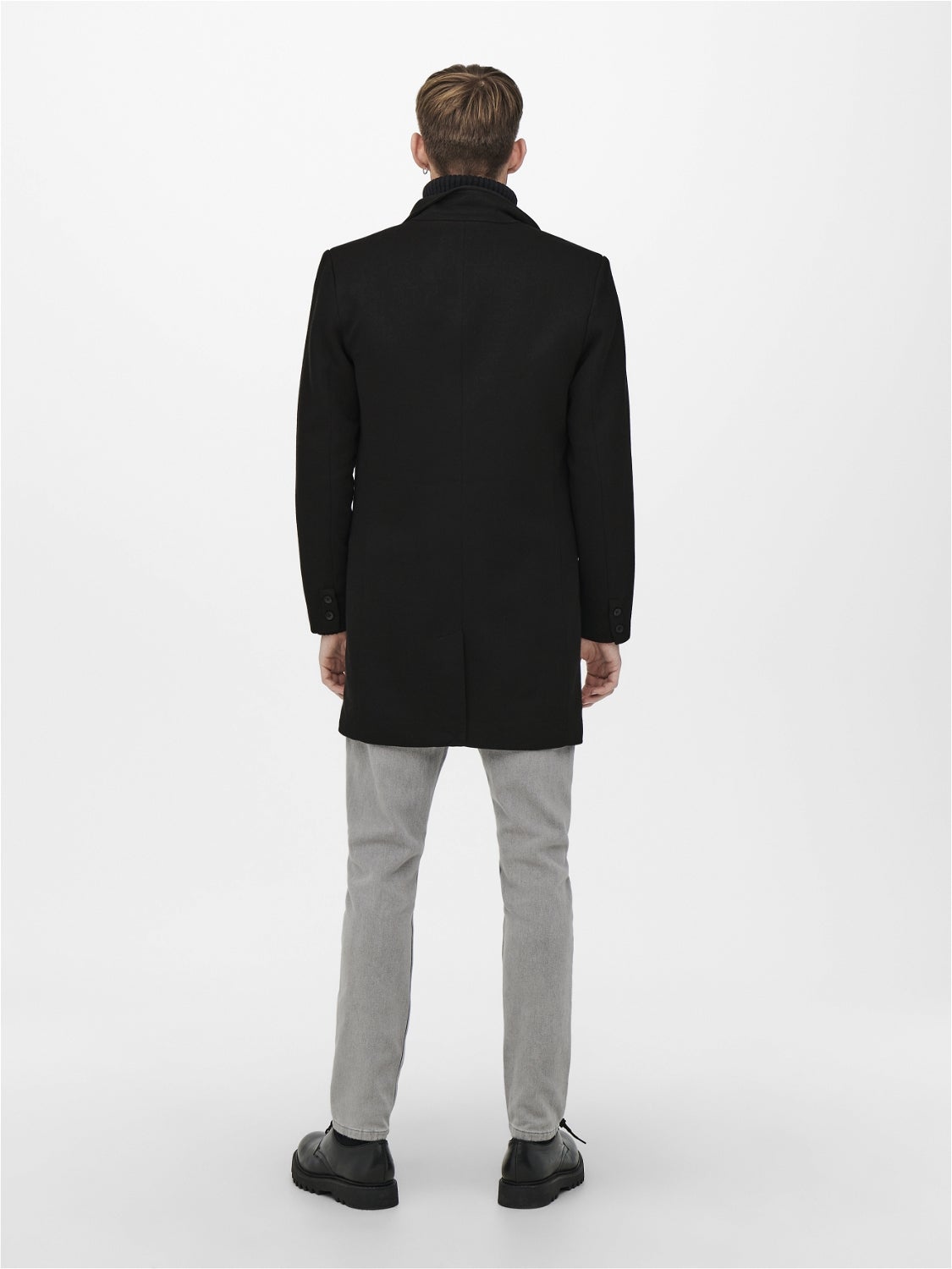 ONSJULIAN Mantel Black