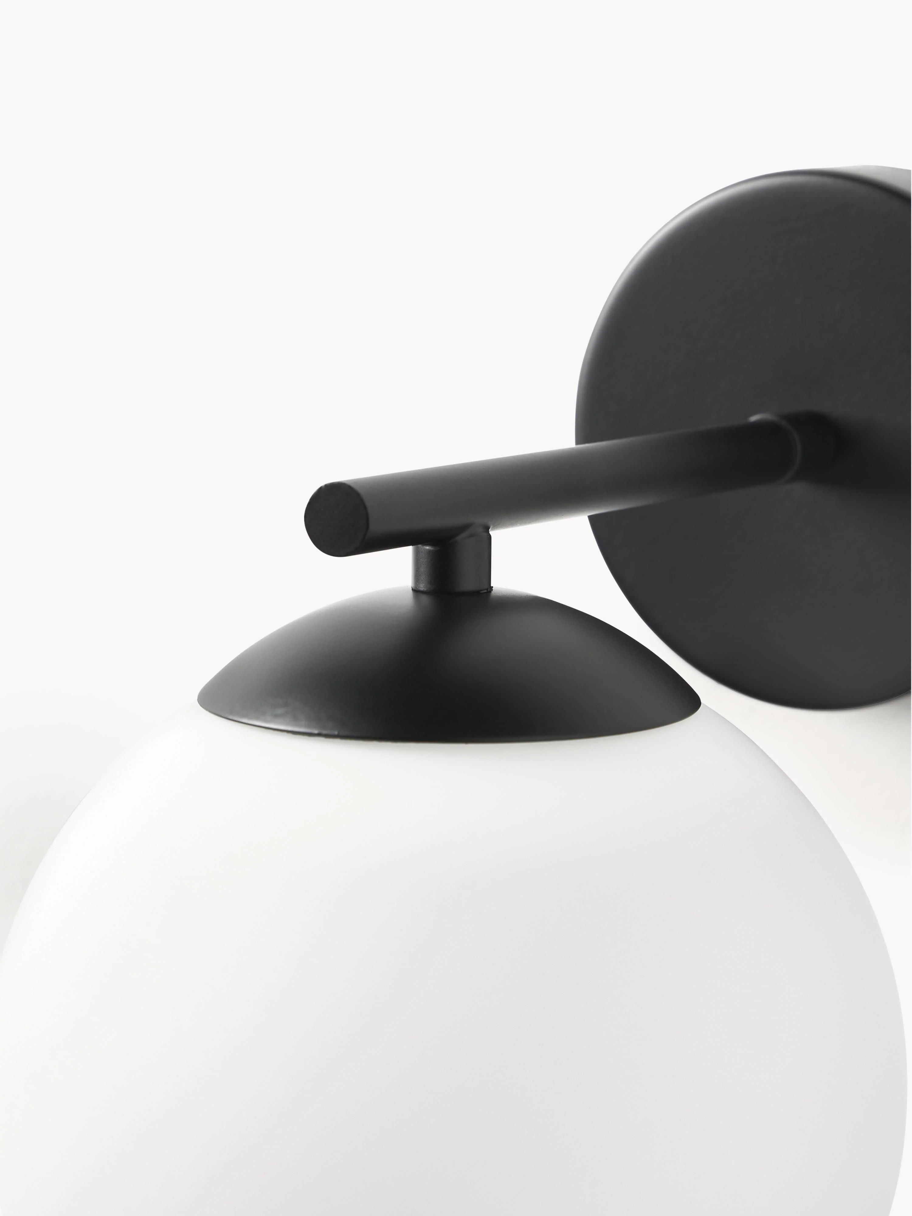 Wandlamp Atlanta van opaalglas