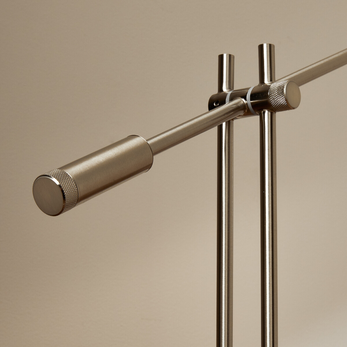 AM.PM<br>Luminária de mesa giratória, níquel acetinado, Phili