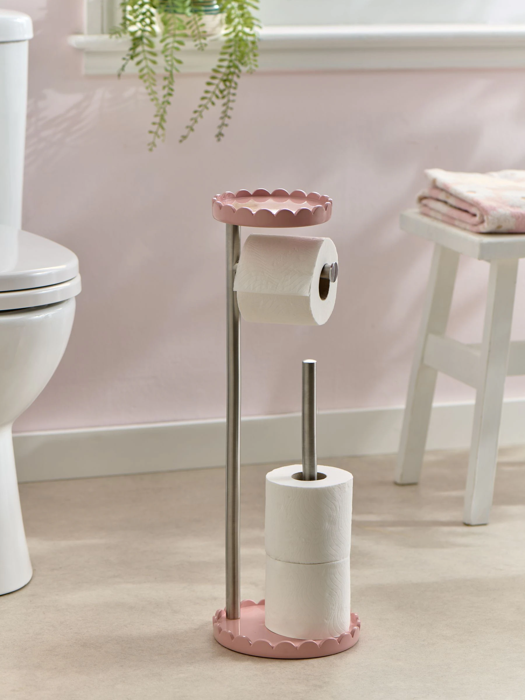 Scallop Toilet Roll Holder