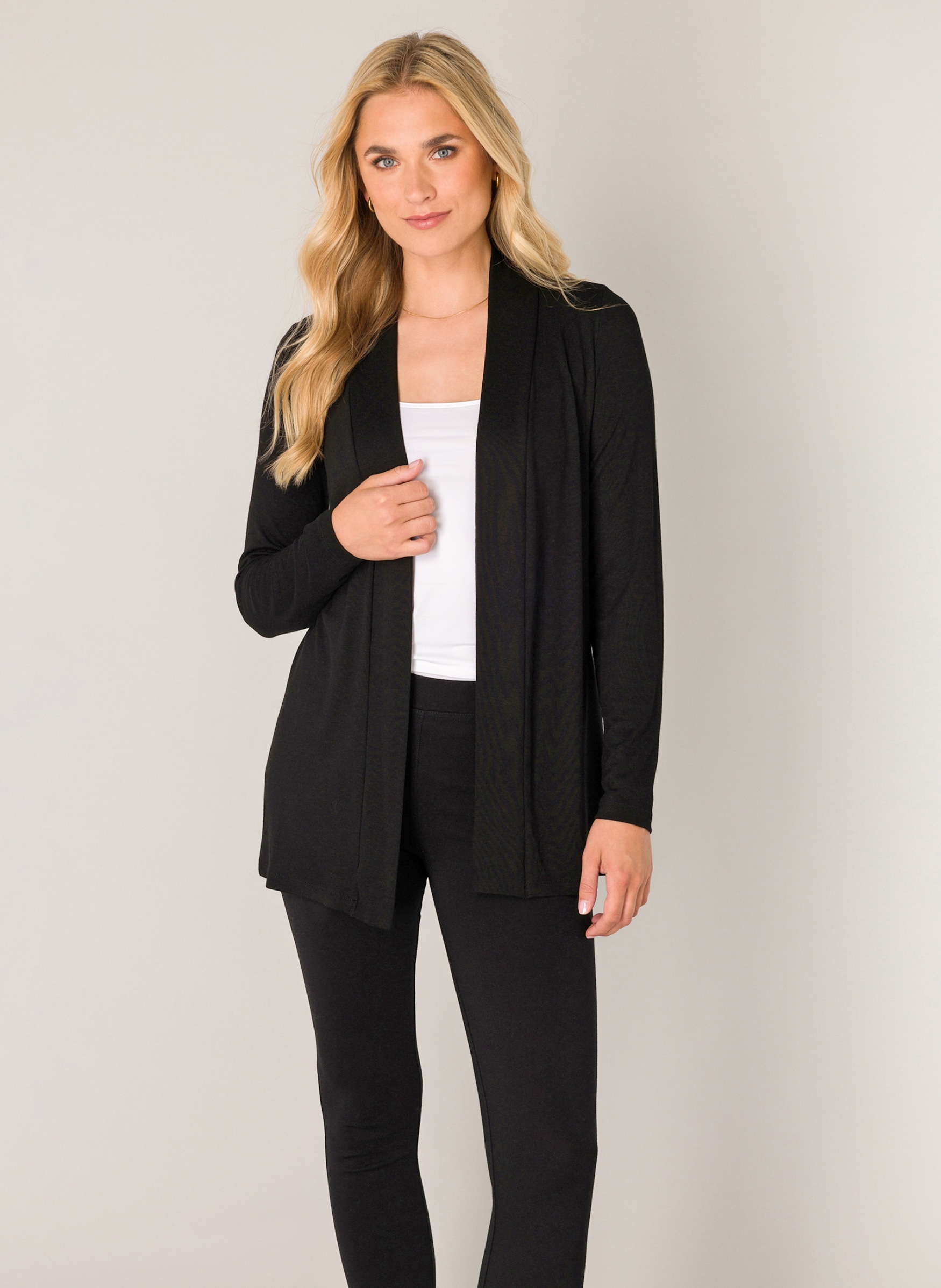 Base Level Strickjacke »Yayla«, In elastischem Feinstrick