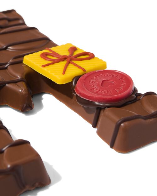 lettre W en chocolat au lait décorée à la main 200g