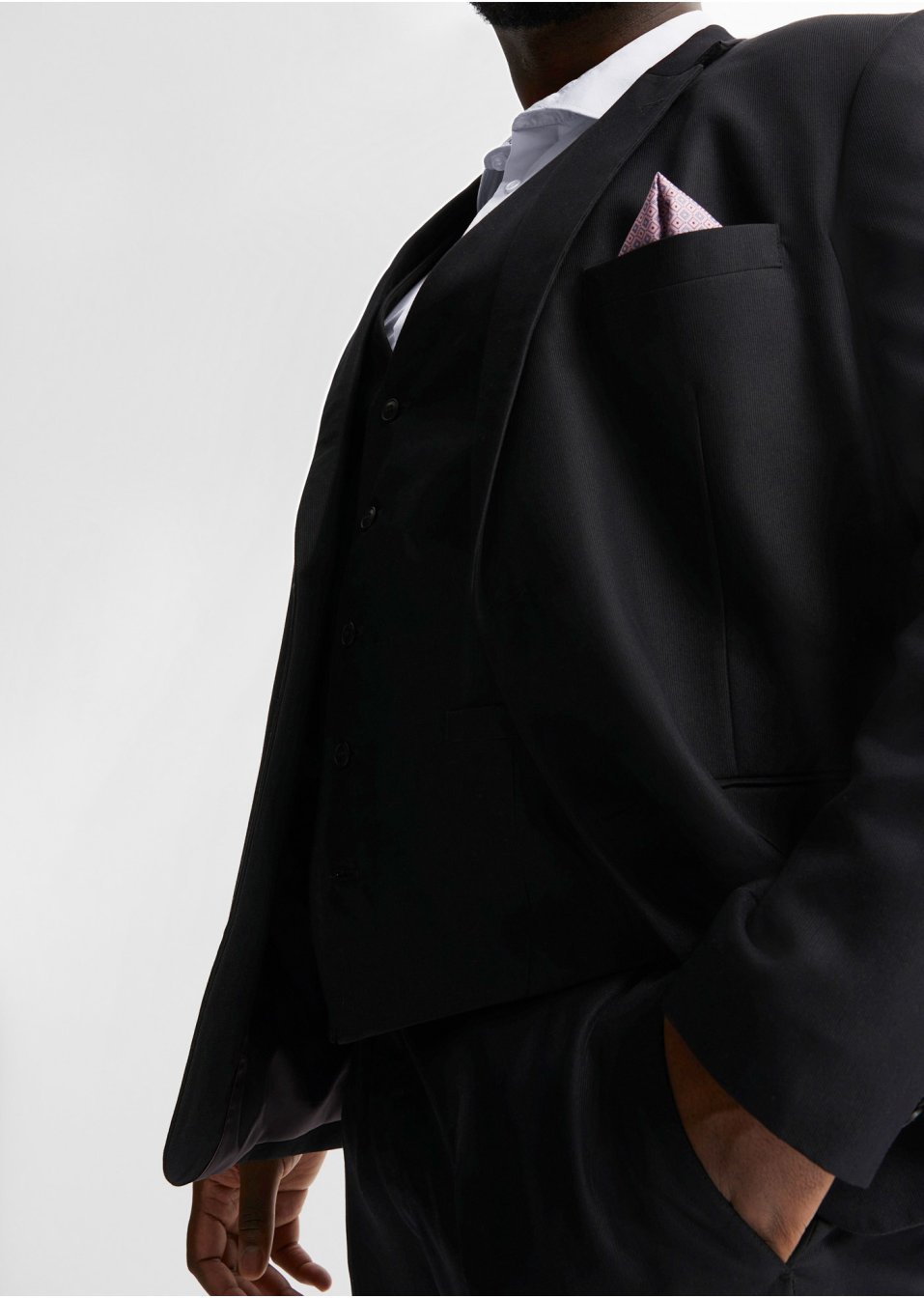 Costume (Ens. 4 pces.) : veste, pantalon, gilet, cravate