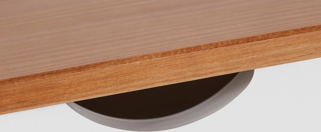 INOSIGN Schreibtisch »Gava« aus massiven Kiefernholz, mit praktischen Griffmulden, Breite 140 cm