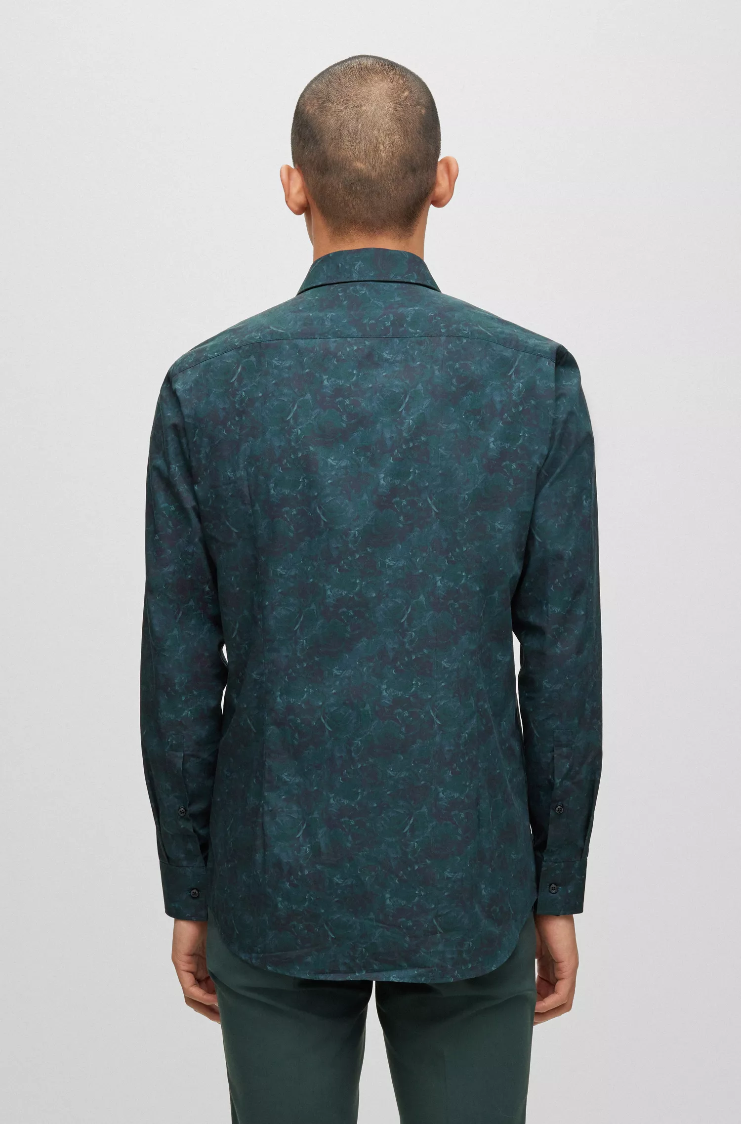 Camisa HUGO vermelha, corte slim, em lona de algodão com estampa floral.