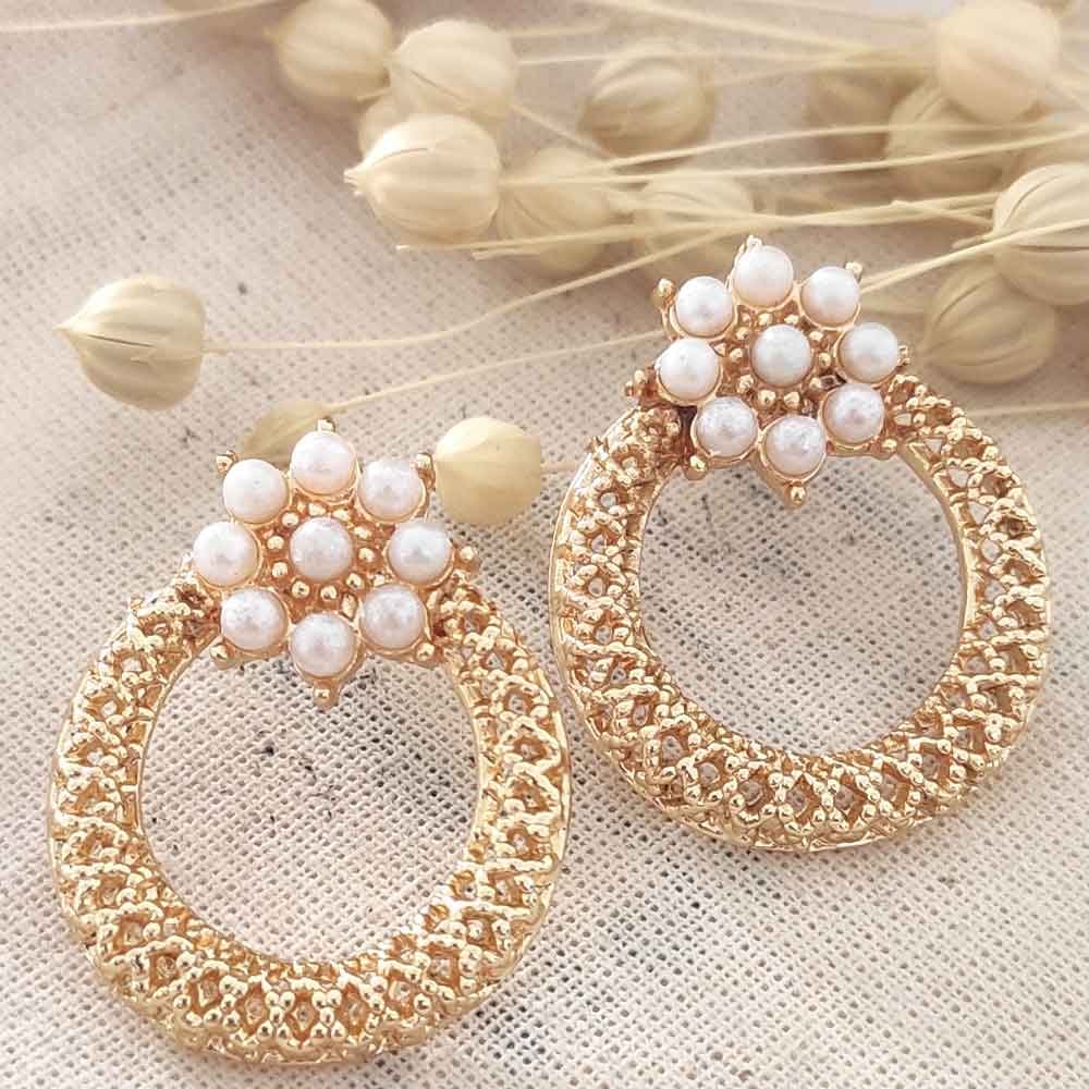 Boucles d'oreilles fleurs - Laiton plaqué or & perles