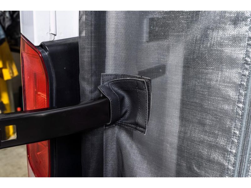Van Quito Heckmoskitonetz, fine-mesh VW Crafter/Grand Calif Heckmoskitonetz Reissverschluss, VW Crafter/Grand California und MAN TGE, Maschenweite Fine-mesh