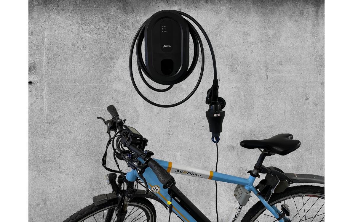 Bike Adapter Typ 2 zu T13<br>Adapter Typ 2 Ladekabel auf Typ 13 Steckdose