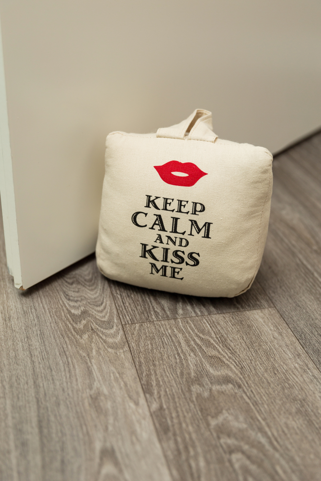 Türstopper KEEP CALM AND KISS ME - beige