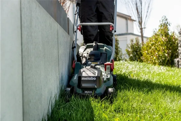 Metabo RM 36-18 LTX BL 36 - Græsslåmaskine - ledningfri - 18 V - 4000 opm - 36 cm - 12.6 kg - SOLO