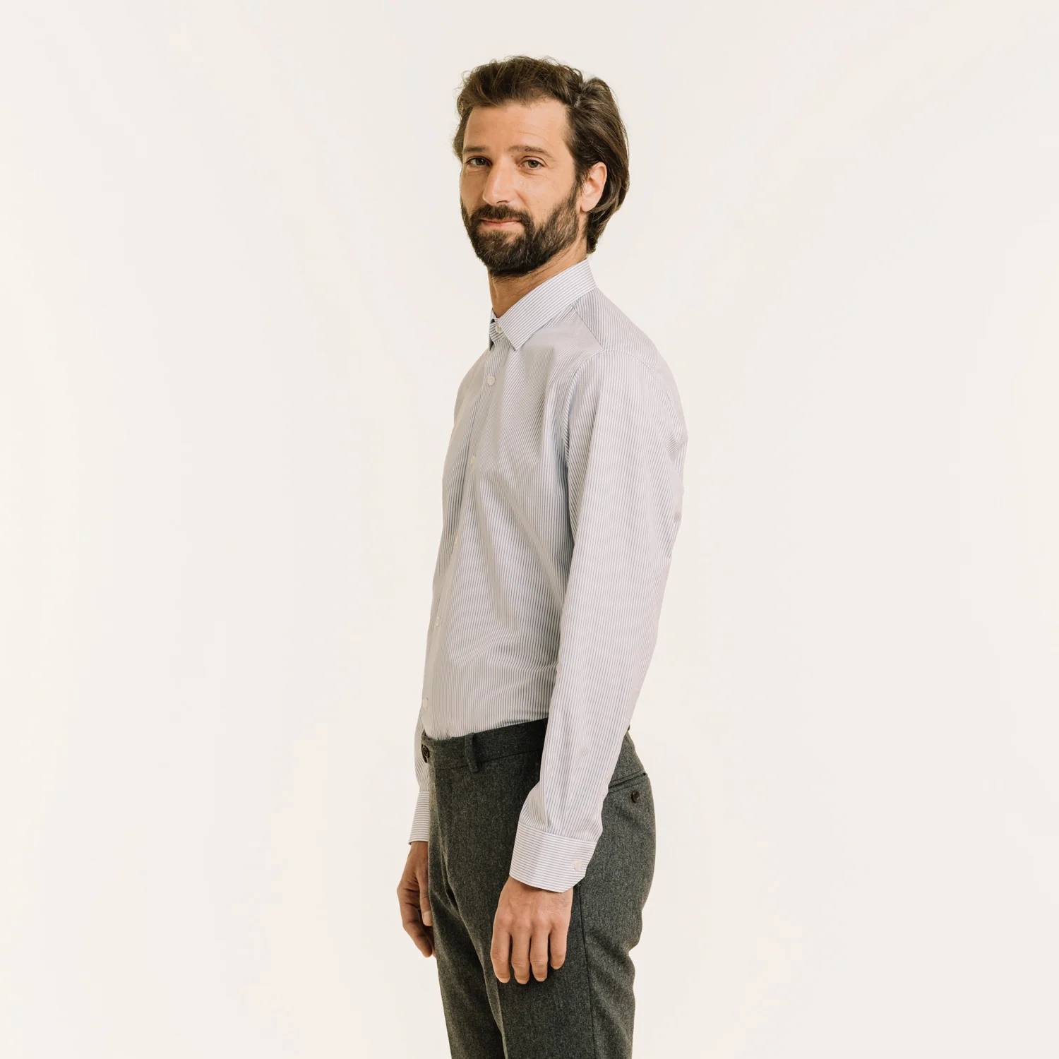 Double-twisted poplin shirt with fine blue stripes