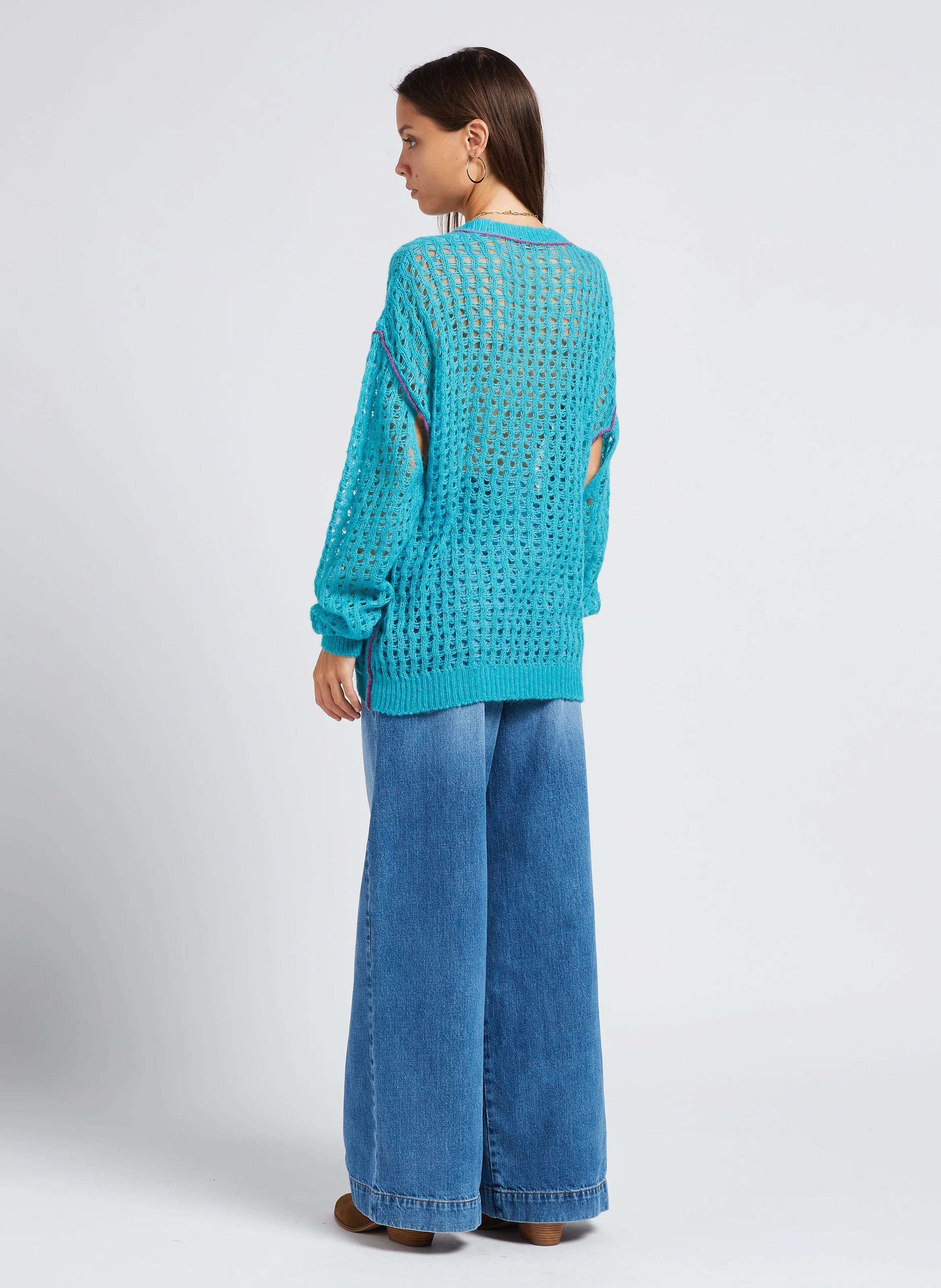 TAKEKO - Pull col V en maille filet | Bleu